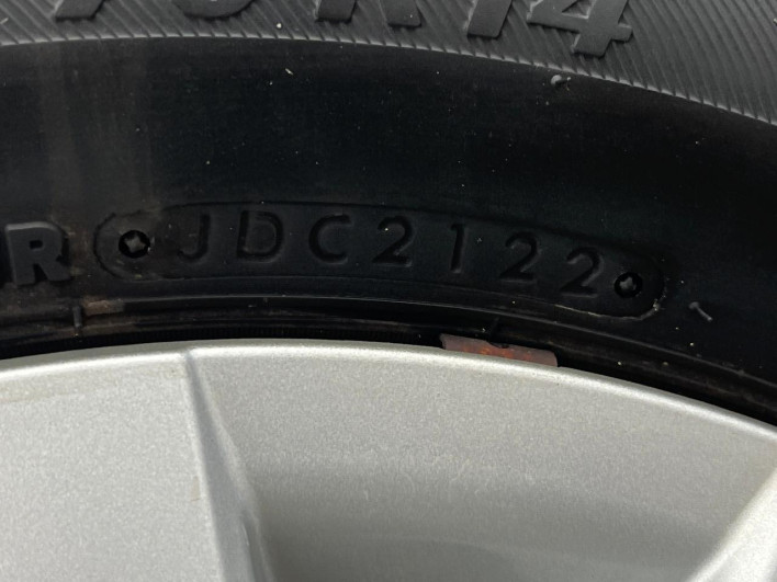 2016 Toyota Vitz DBA-NSP130 (UW-6a150fbabd890)[12]