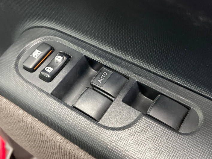 2015 Toyota Porte DBA-NSP141 (UW-6a150fbae748f)[8]