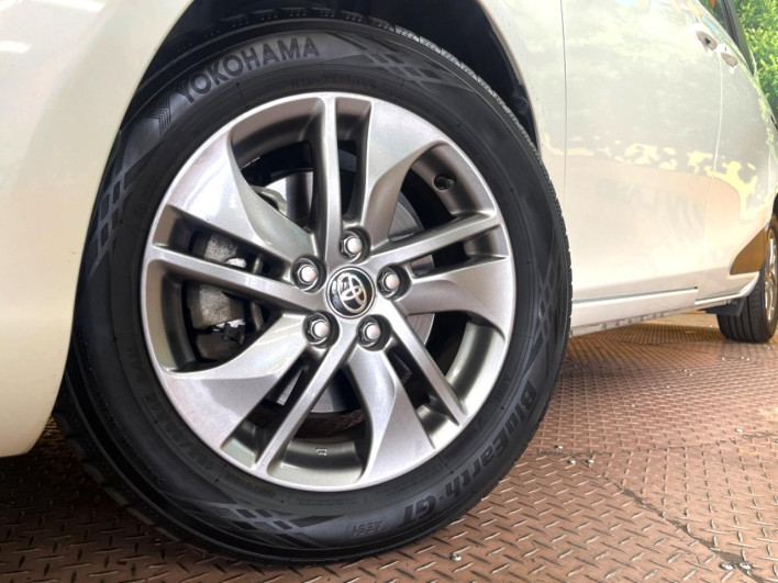 2019 Toyota Sienta DBA-NSP170G (UW-6a150fbde1ebb)[14]