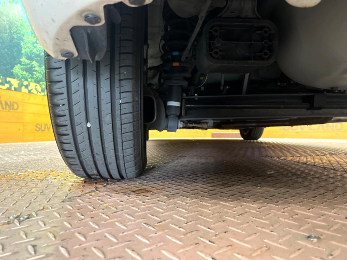 2019 Toyota Sienta DBA-NSP170G (UW-6a150fbde1ebb)[5]