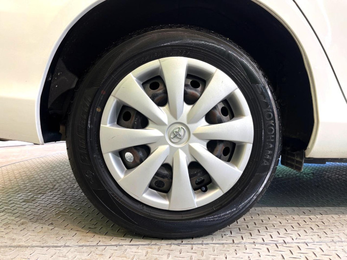 2011 Toyota Corolla Axio DBA-NZE141 (UW-6a150fc20775f)[14]