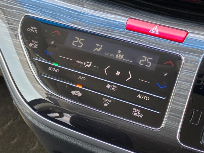 2015 Honda Odyssey DBA-RC1 (UW-6a150fc585385)[7]