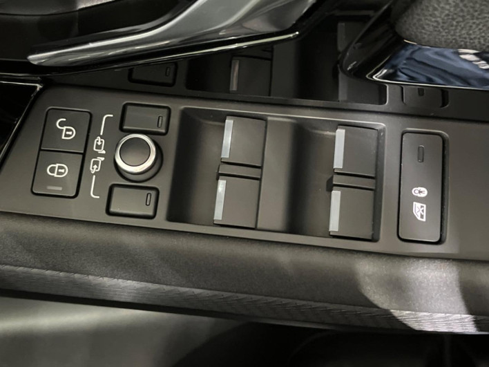 2019 Land Rover Range Rover Evoque 3DA-LZ2NA (UW-6a150fe03b751)[24]