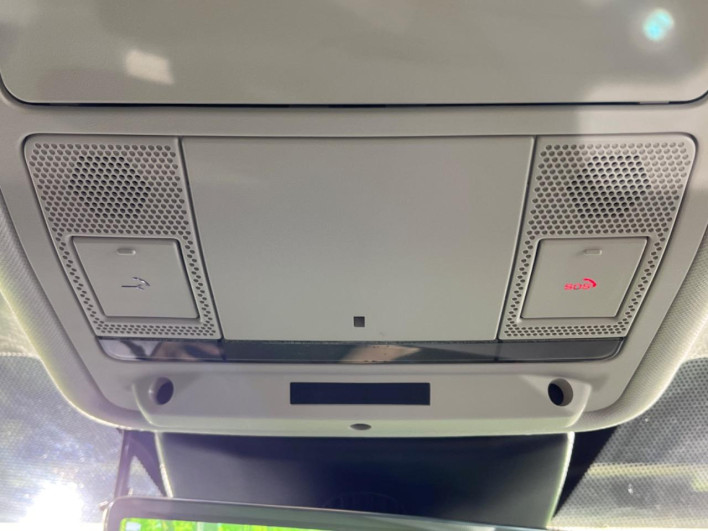 2019 Land Rover Range Rover Evoque 3DA-LZ2NA (UW-6a150fe03b751)[29]