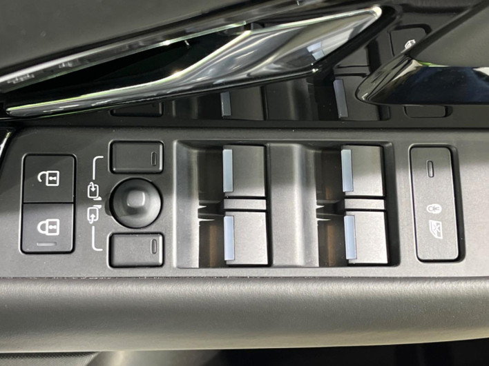 2025 Land Rover Range Rover Evoque 3LA-LZ15TB (UW-6a150fe070757)[24]