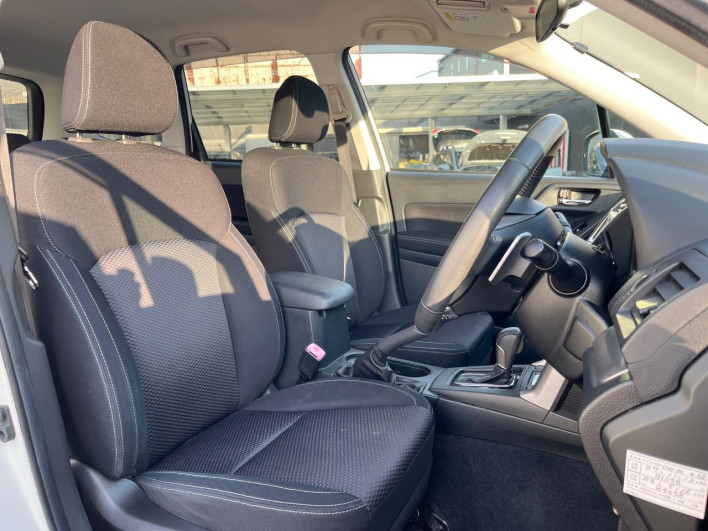2014 Subaru Forester DBA-SJ5 (UW-6a150fe16b137)[28]