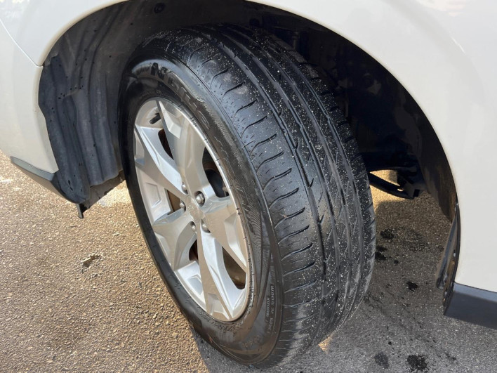 2014 Subaru Forester DBA-SJ5 (UW-6a150fe16b137)[5]