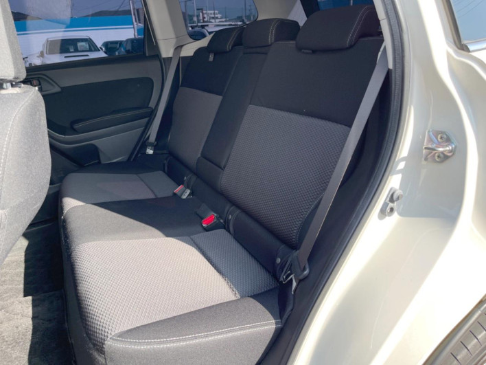 2014 Subaru Forester DBA-SJ5 (UW-6a150fe171a6e)[29]