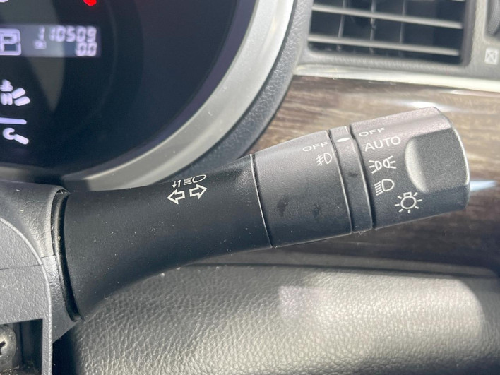 2011 Nissan Elgrand DBA-TE52 (UW-6a150fe84afd8)[28]