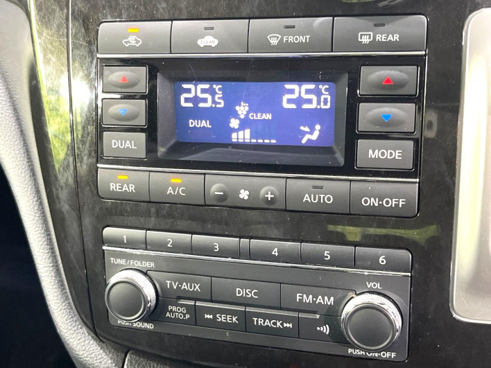 2013 Nissan Elgrand DBA-TNE52 (UW-6a150fea92ebc)[22]