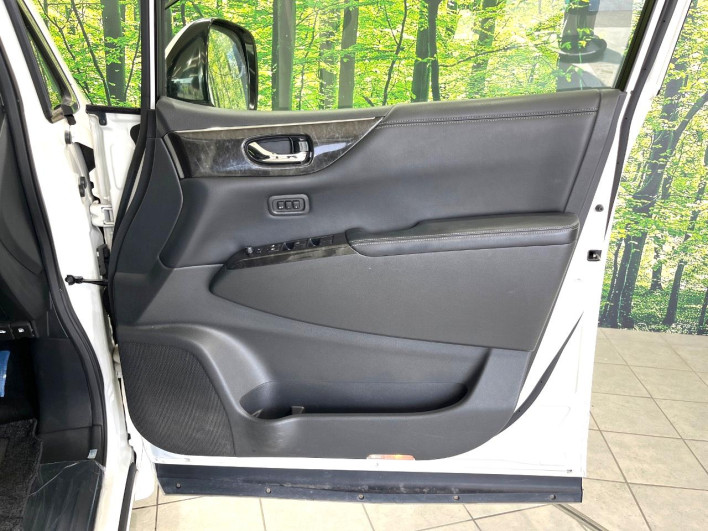 2013 Nissan Elgrand DBA-TNE52 (UW-6a150fea92ebc)[27]