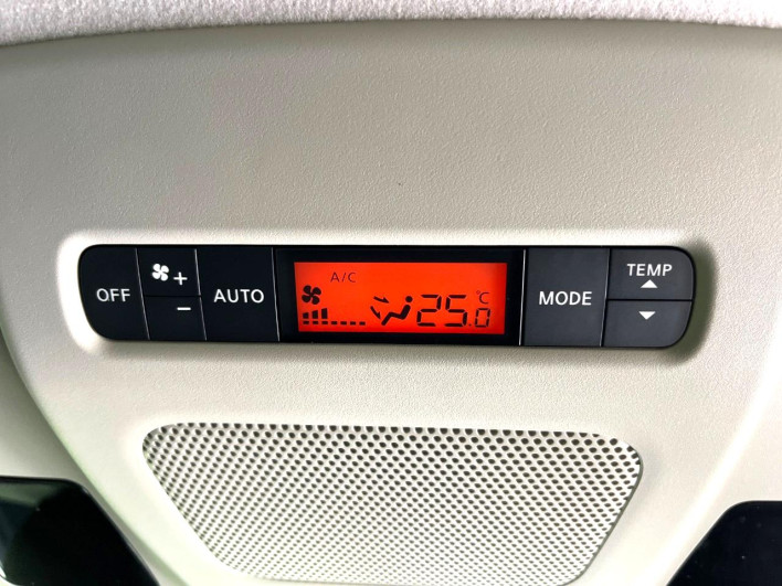 2013 Nissan Elgrand DBA-TNE52 (UW-6a150fea92ebc)[21]