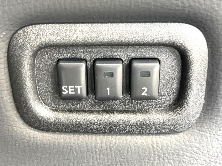 2013 Nissan Elgrand DBA-TNE52 (UW-6a150fea92ebc)[29]