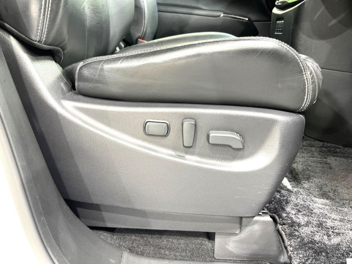 2013 Nissan Elgrand DBA-TNE52 (UW-6a150fea92ebc)[16]