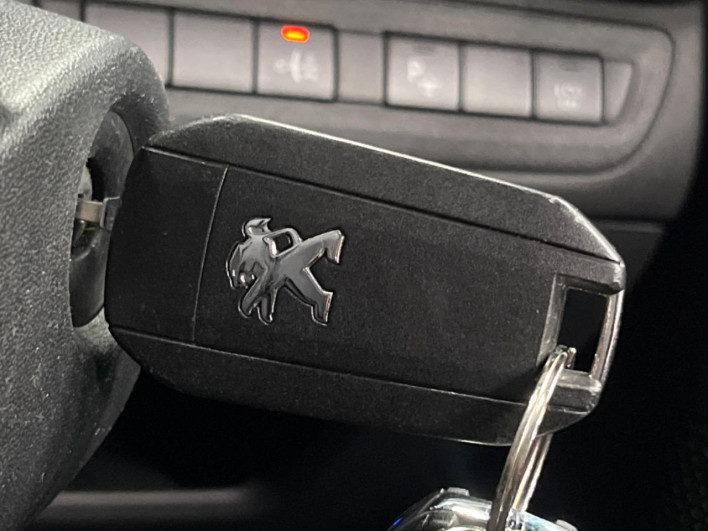 2018 Peugeot 2008 ABA-A94HN01 (UW-6a150ff43a75f)[11]