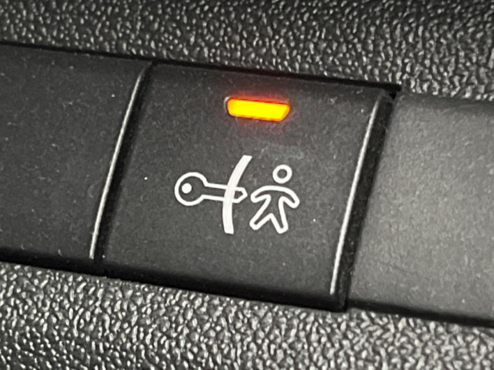 2018 Peugeot 2008 ABA-A94HN01 (UW-6a150ff43a75f)[18]