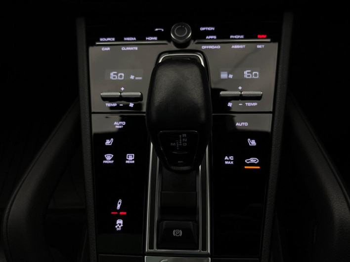 2020 Porsche Cayenne ABA-E3K30 (UW-6a1510063d470)[17]