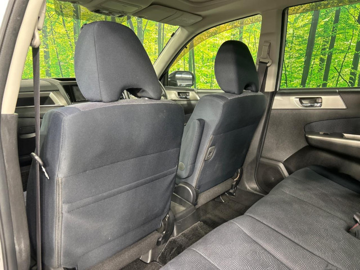 2010 Subaru Exiga DBA-YA5 (UW-6a15100769732)[10]
