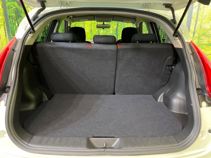 2012 Nissan JUKE DBA-YF15 (UW-6a151007ab4b0)[28]