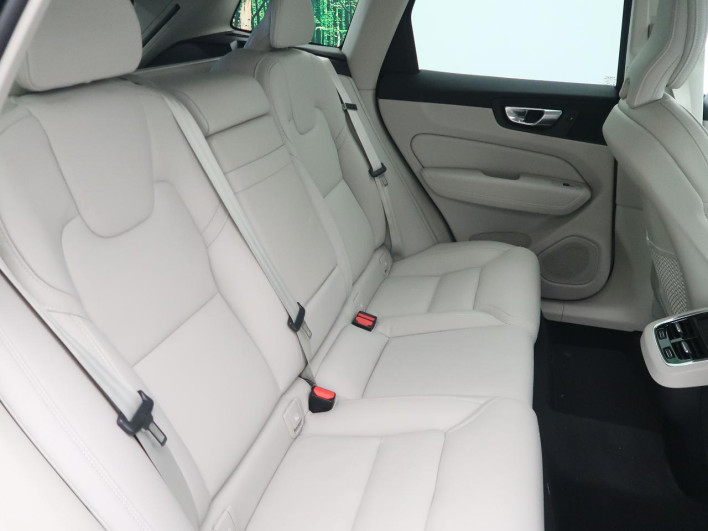 2021 Volvo XC60 5AA-UB420TXCM (UW-6a15100a5ed8e)[12]