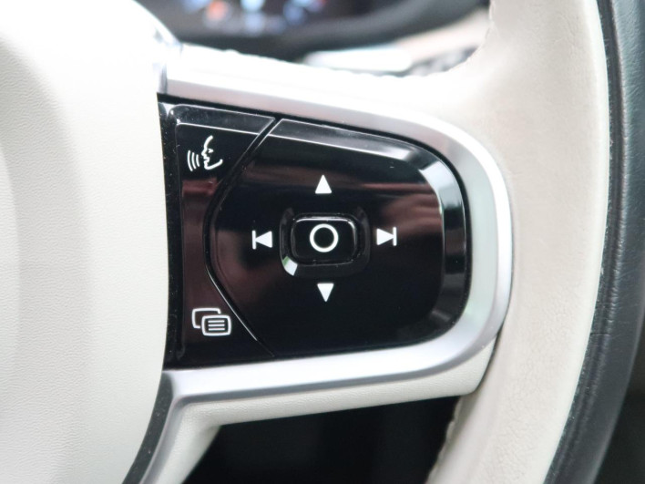 2021 Volvo XC60 5AA-UB420TXCM (UW-6a15100a5ed8e)[14]