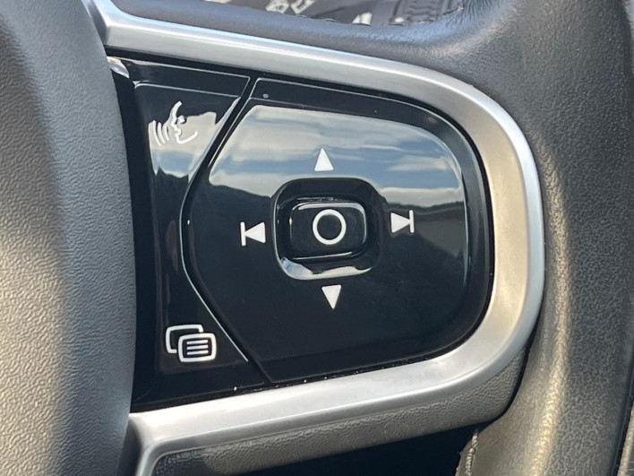 2022 Volvo XC60 5AA-UB420TXCM (UW-6a15100a6ec93)[19]