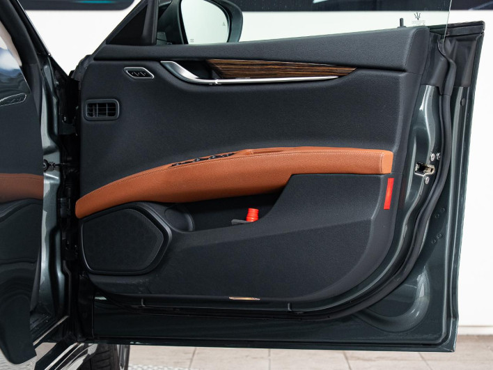 2019 Maserati Ghibli ABA-MG30C (UW-6a15100dc3d07)[10]