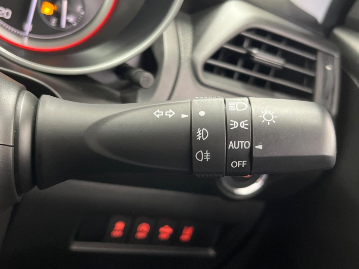 2017 Suzuki Swift DAA-ZC53S (UW-6a15100fd1c7b)[17]