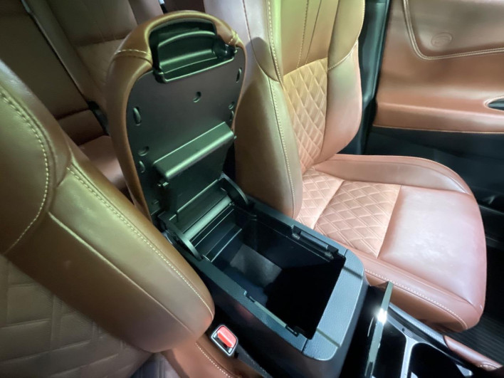 2017 Toyota Harrier DBA-ZSU60W (UW-6a15101fe0a5d)[23]