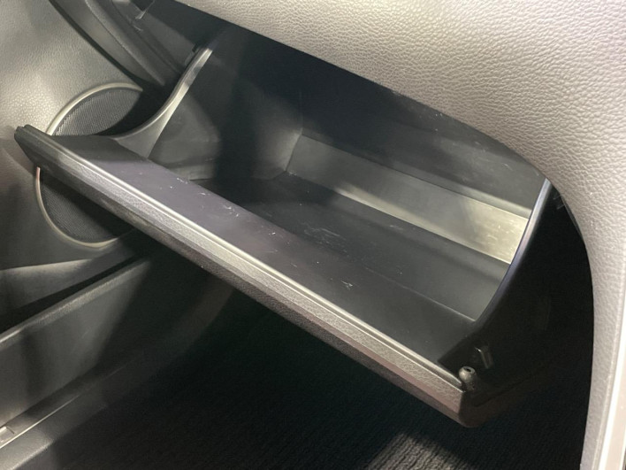 2017 Toyota Harrier DBA-ZSU60W (UW-6a15101fe0a5d)[24]