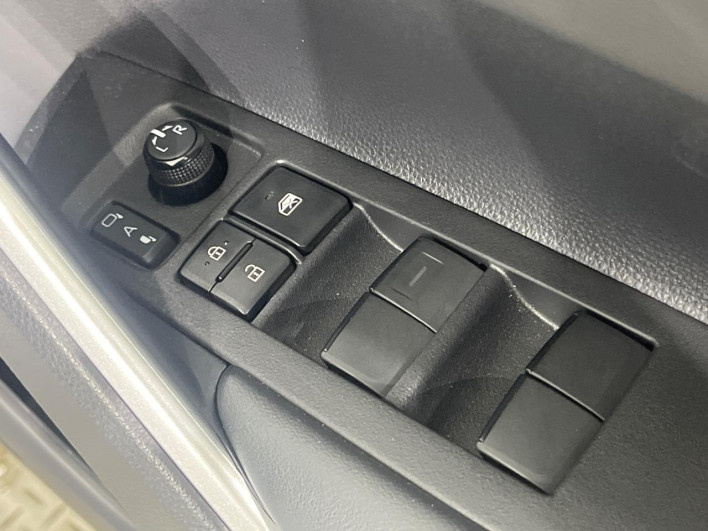 2024 Toyota Corolla Cross 6AA-ZVG13 (UW-6a151022cb72b)[18]