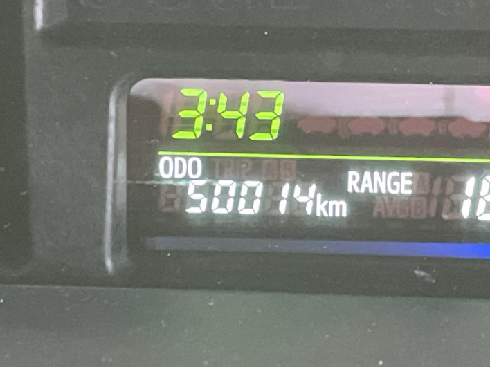 2014 Toyota Prius α DAA-ZVW41W (UW-6a1510274382c)[2]