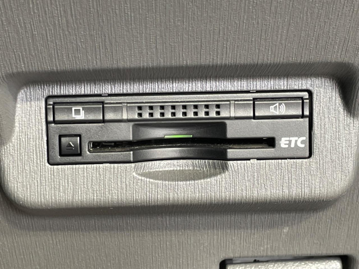 2014 Toyota Prius α DAA-ZVW41W (UW-6a1510274382c)[17]