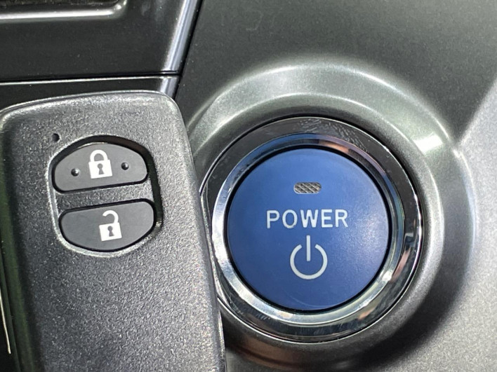2014 Toyota Prius α DAA-ZVW41W (UW-6a1510274382c)[15]
