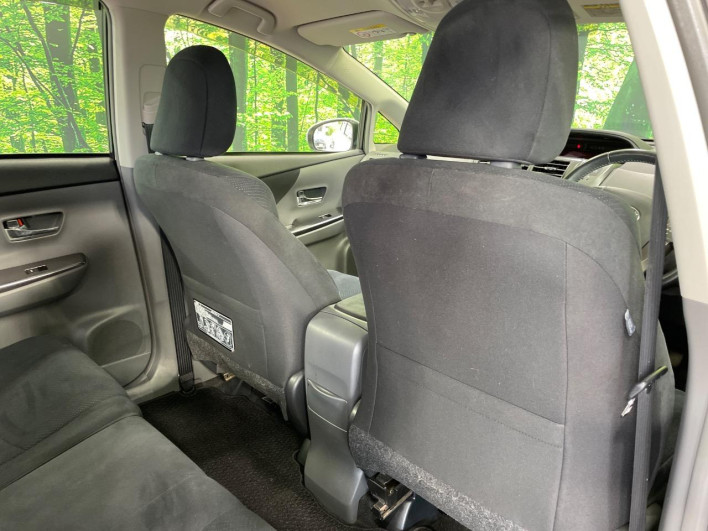 2014 Toyota Prius α DAA-ZVW41W (UW-6a1510274382c)[6]