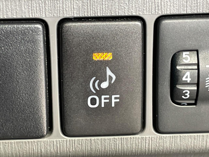2014 Toyota Prius α DAA-ZVW41W (UW-6a1510274382c)[16]