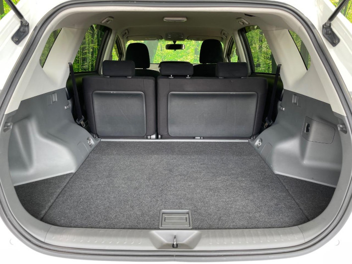 2014 Toyota Prius α DAA-ZVW41W (UW-6a1510274382c)[7]