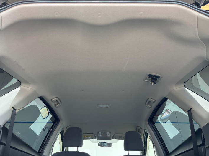 2013 Toyota Prius α DAA-ZVW41W (UW-6a151027b9d98)[19]