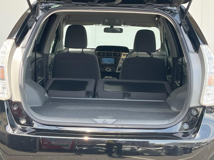 2013 Toyota Prius α DAA-ZVW41W (UW-6a151027b9d98)[18]