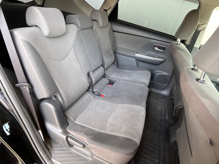 2013 Toyota Prius α DAA-ZVW41W (UW-6a151027b9d98)[13]