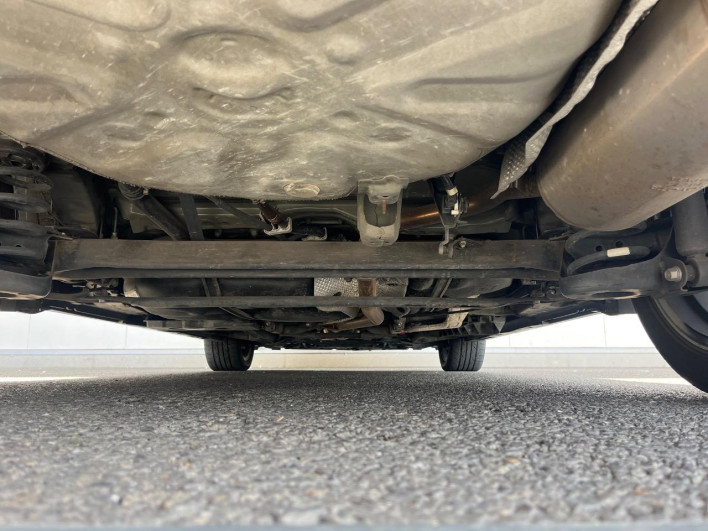 2013 Toyota Prius α DAA-ZVW41W (UW-6a151027b9d98)[20]
