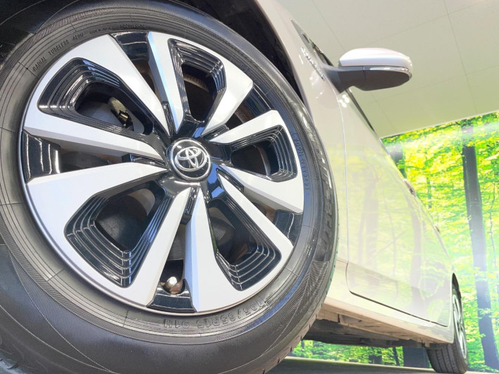 2017 Toyota Prius PHV DLA-ZVW52 (UW-6a15102c68aa1)[8]
