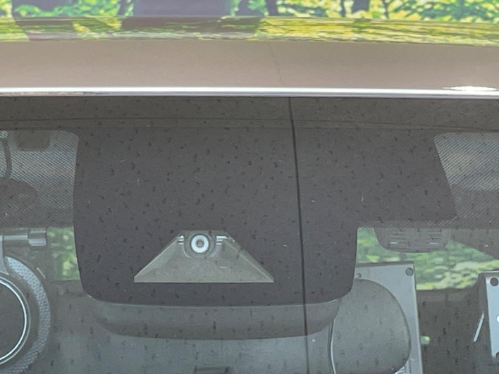 2017 Toyota Prius PHV DLA-ZVW52 (UW-6a15102c68aa1)[4]