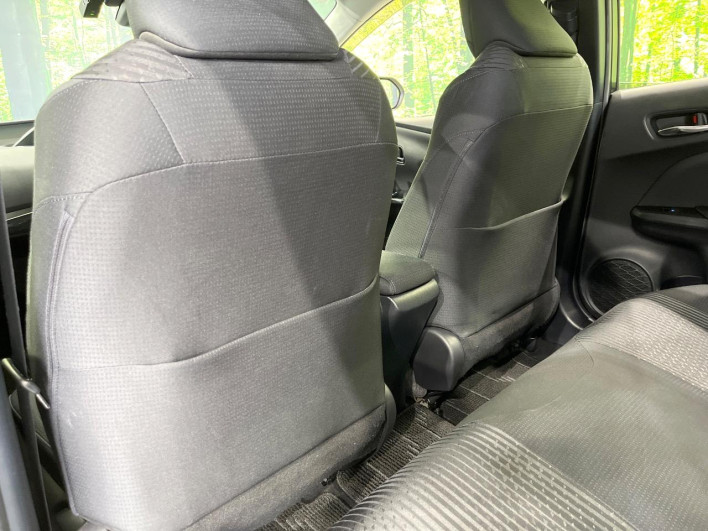 2017 Toyota Prius DAA-ZVW55 (UW-6a15102e2a764)[28]