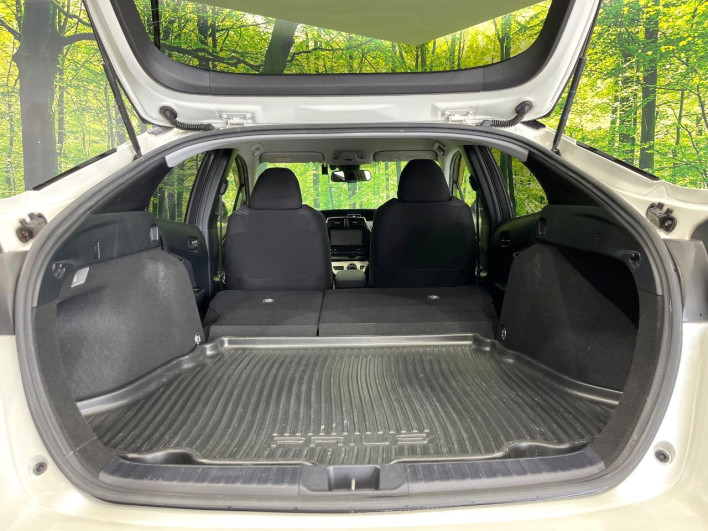 2017 Toyota Prius DAA-ZVW55 (UW-6a15102e2a764)[5]
