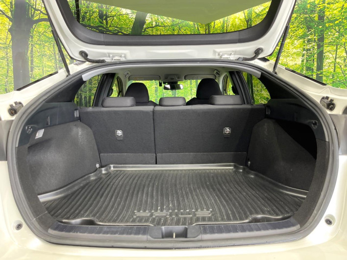 2017 Toyota Prius DAA-ZVW55 (UW-6a15102e2a764)[4]