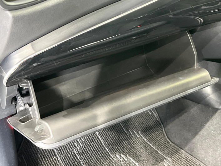 2017 Toyota Prius DAA-ZVW55 (UW-6a15102e2a764)[27]
