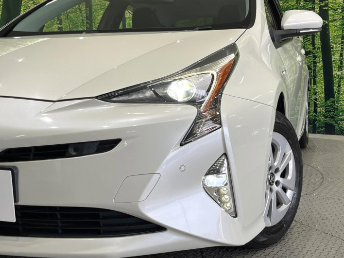 2017 Toyota Prius DAA-ZVW55 (UW-6a15102e2a764)[18]