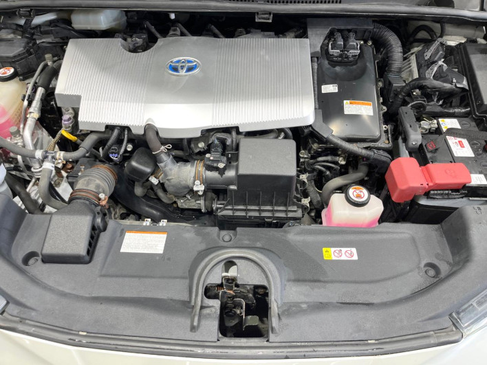 2017 Toyota Prius DAA-ZVW55 (UW-6a15102e2a764)[17]