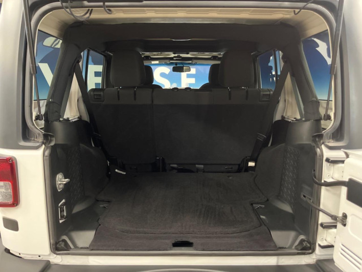 2018 Chrysler Jeep Wrangler Unlimited ABA-JK36LR (UW-6a165f895b81a)[29]